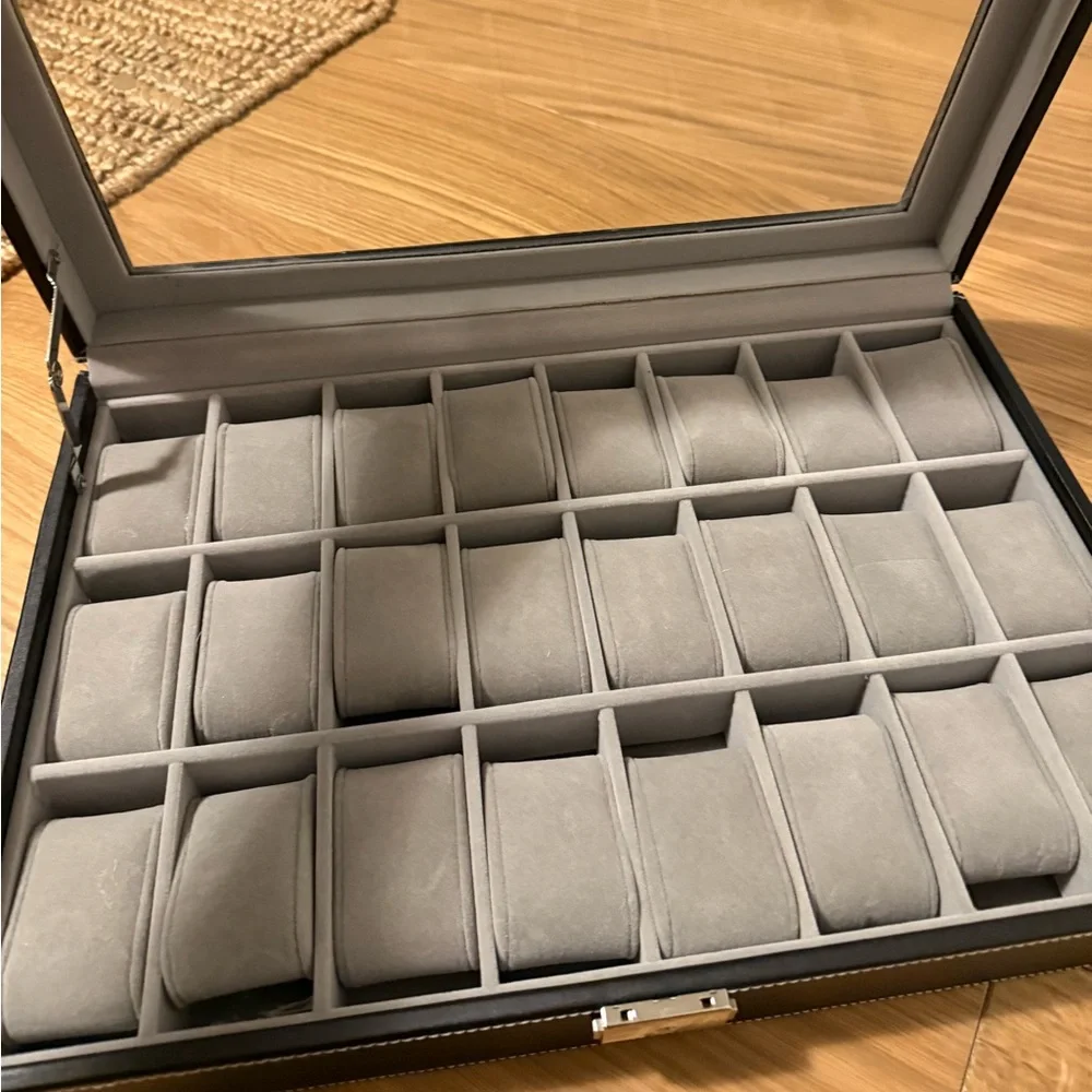 24 spot Black Watch Display Case - Picture 3 of 5